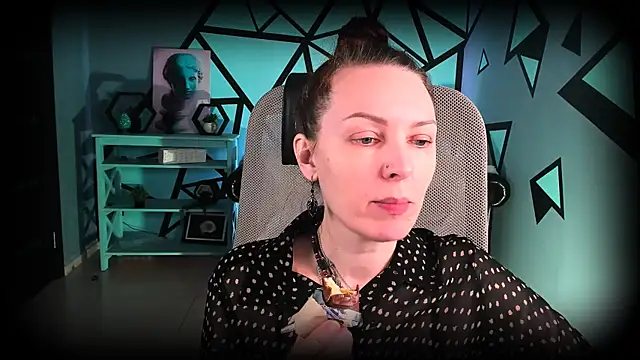 VandaRossi online show from November 8, 9:53 am