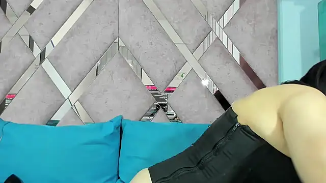 Mulan sexy01 online show from December 1, 8:14 pm