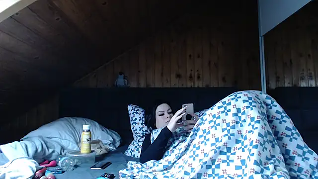 BoeseMoni1998 online show from October 21, 8:04 am