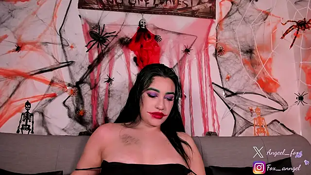 angeel fox online show from October 31, 6:03 am