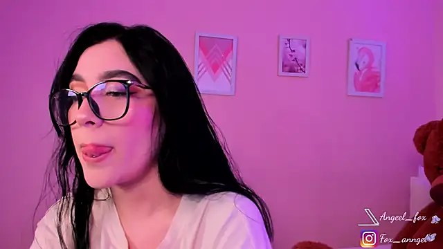 angeel fox online show from March 26, 3:12 am