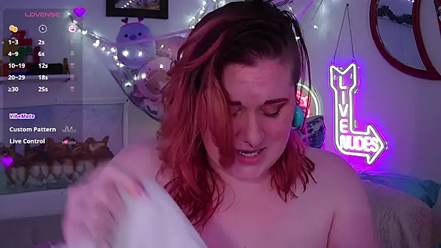 opalreigning online show from February 13, 11:39 am