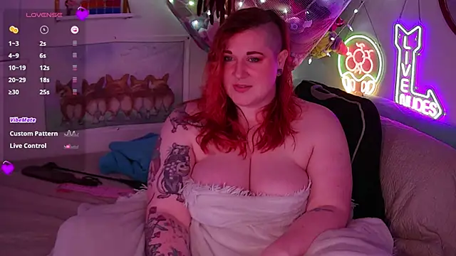 opalreigning online show from October 14, 7:42 am