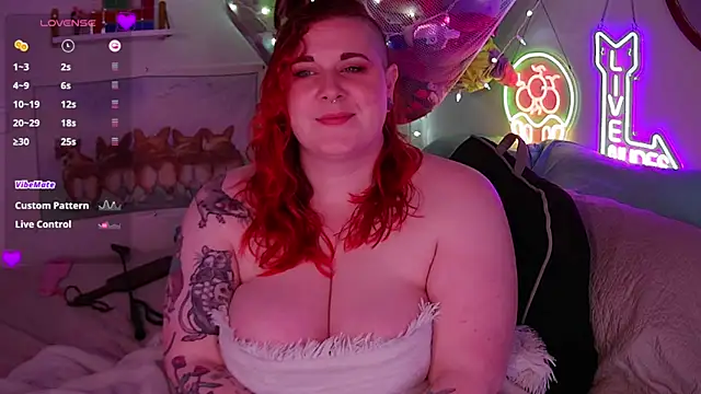 opalreigning online show from October 31, 8:15 am