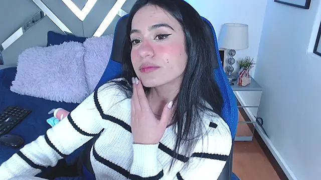 ZaraDames  online show from December 18, 7:26 am