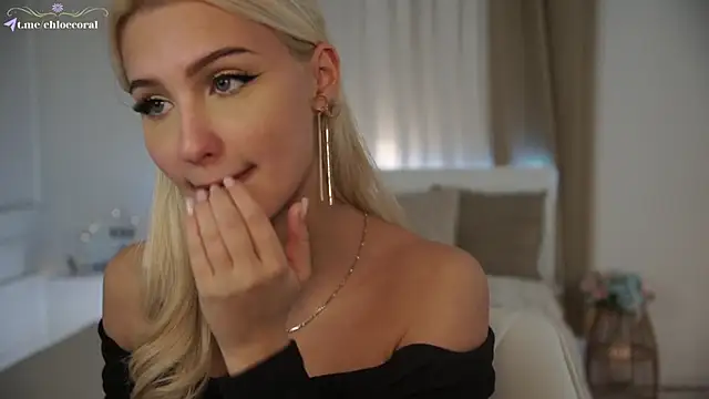 ChloeCoral online show from December 4, 9:46 pm