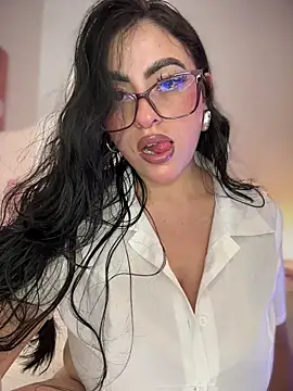 Snapshot of KatteWise chatting on February 17, 9:32 pm KatteWise online show from February 17, 9:32 pm