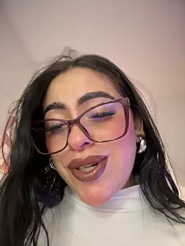 Snapshot of KatteWise chatting on March 2, 10:05 pm KatteWise online show from March 2, 10:05 pm