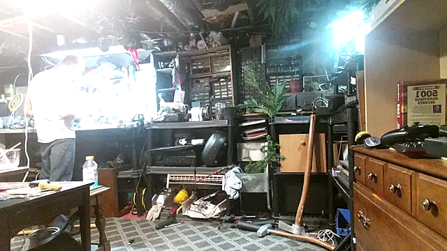 Snapshot of mrwinsalot88 chatting on October 25, 6:10 am mrwinsalot88 online show from October 25, 6:10 am