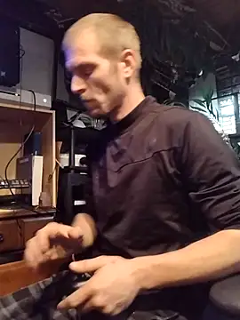 Snapshot of mrwinsalot88 chatting on November 18, 8:08 am mrwinsalot88 online show from November 18, 8:08 am