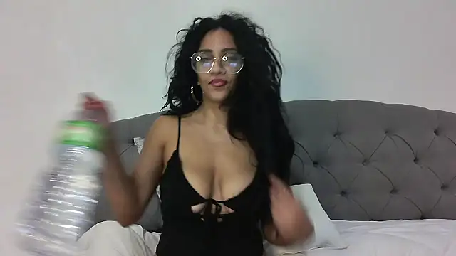 claudettstell online show from October 8, 6:55 am