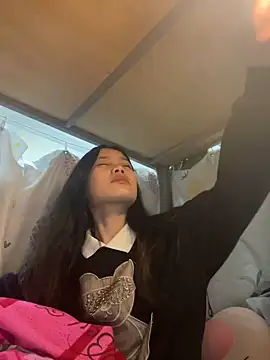 Snapshot of Be-MyMy chatting on February 17, 1:32 pm Be-MyMy online show from February 17, 1:32 pm