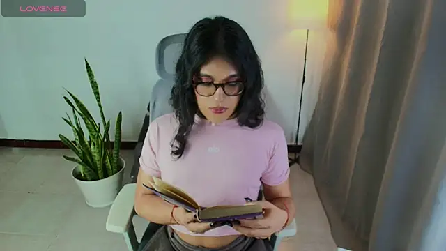 Snapshot of vitta_alfayed chatting on November 18, 11:15 pm vitta alfayed online show from November 18, 11:15 pm