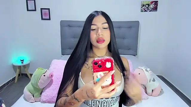 Snapshot of Agataowens chatting on January 25, 12:06 am Agataowens online show from January 25, 12:06 am