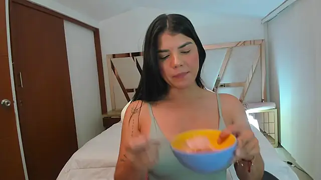 emma lopes online show from March 25, 11:44 pm