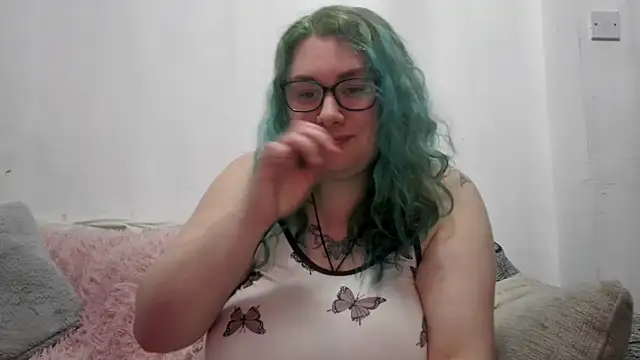 Snapshot of Bustycurves chatting on February 24, 9:46 pm Bustycurves online show from February 24, 9:46 pm