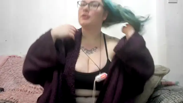 Snapshot of Bustycurves chatting on February 27, 10:54 pm Bustycurves online show from February 27, 10:54 pm