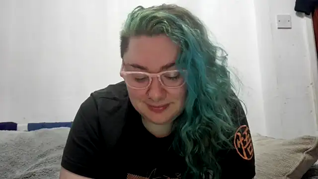 Snapshot of Bustycurves chatting on March 10, 10:59 pm Bustycurves online show from March 10, 10:59 pm