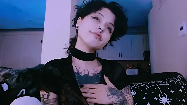 NaughtyLittleFox online show from April 10, 7:02 am