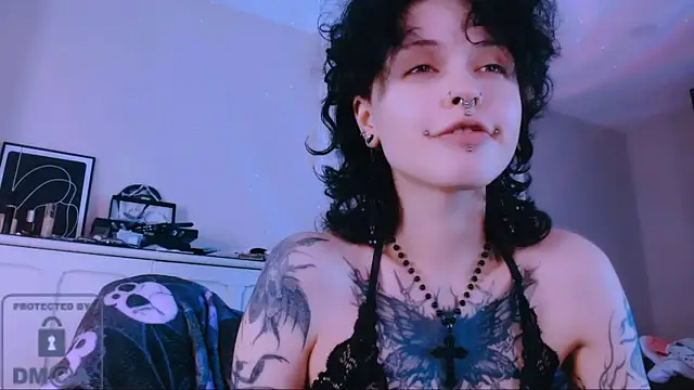 Snapshot of NaughtyLittleFox chatting on June 15, 4:47 am NaughtyLittleFox online show from June 15, 4:47 am
