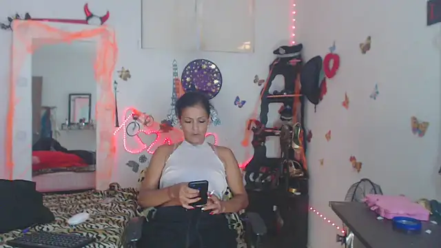 Snapshot of brigitht chatting on October 14, 8:31 pm brigitht online show from October 14, 8:31 pm