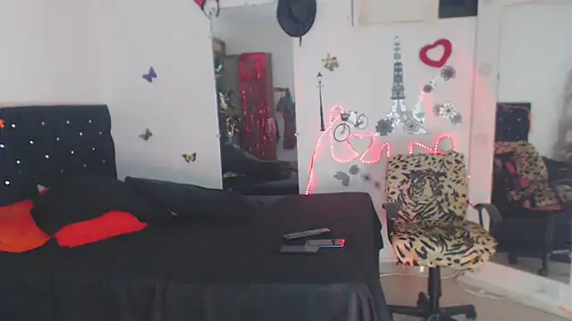 Snapshot of brigitht chatting on November 2, 5:54 am brigitht online show from November 2, 5:54 am