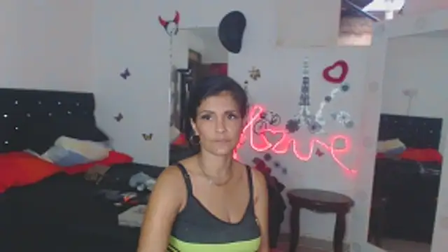 Snapshot of brigitht chatting on November 3, 10:42 pm brigitht online show from November 3, 10:42 pm