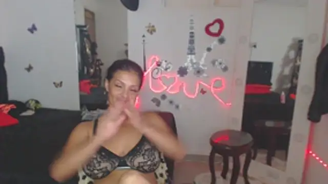 Snapshot of brigitht chatting on November 5, 9:09 am brigitht online show from November 5, 9:09 am