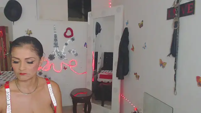 Snapshot of brigitht chatting on November 14, 2:54 am brigitht online show from November 14, 2:54 am