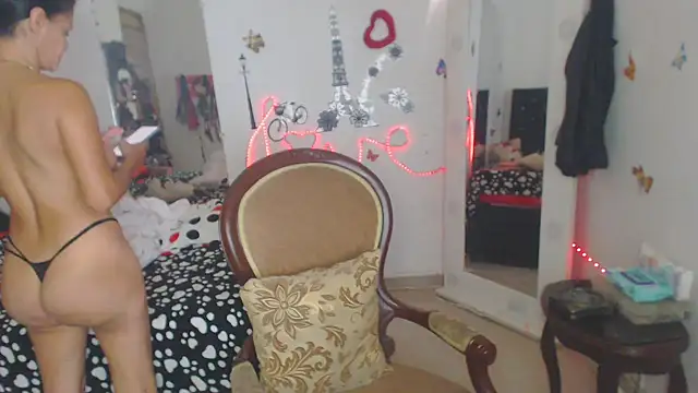 Snapshot of brigitht chatting on November 18, 3:49 pm brigitht online show from November 18, 3:49 pm