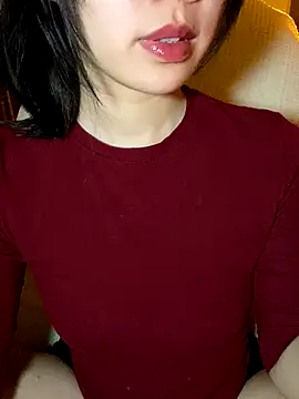 Snapshot of minmin2kk5 chatting on November 17, 2:45 pm minmin2kk5 online show from November 17, 2:45 pm