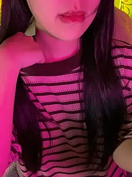 Snapshot of minmin2kk5 chatting on November 28, 1:30 am minmin2kk5 online show from November 28, 1:30 am