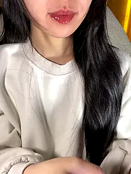 Snapshot of minmin2kk5 chatting on December 5, 4:03 pm minmin2kk5 online show from December 5, 4:03 pm