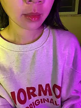 Snapshot of minmin2kk5 chatting on December 14, 1:11 am minmin2kk5 online show from December 14, 1:11 am