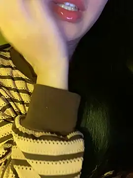 Snapshot of minmin2kk5 chatting on December 18, 6:19 am minmin2kk5 online show from December 18, 6:19 am