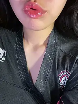 Snapshot of minmin2kk5 chatting on December 21, 3:52 pm minmin2kk5 online show from December 21, 3:52 pm