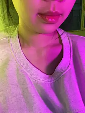 Snapshot of minmin2kk5 chatting on December 23, 1:36 am minmin2kk5 online show from December 23, 1:36 am