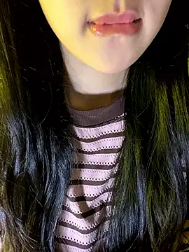 Snapshot of minmin2kk5 chatting on January 17, 6:40 am minmin2kk5 online show from January 17, 6:40 am