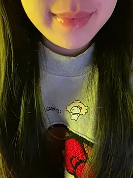 Snapshot of minmin2kk5 chatting on February 2, 7:07 am minmin2kk5 online show from February 2, 7:07 am