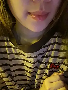 Snapshot of minmin2kk5 chatting on February 26, 3:44 pm minmin2kk5 online show from February 26, 3:44 pm