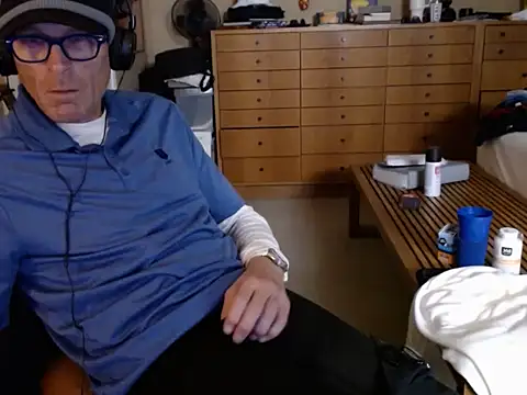 Snapshot of Richard_Dixon chatting on December 5, 11:49 am Richard Dixon online show from December 5, 11:49 am