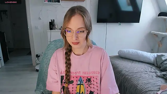 violet blue eyes online show from February 16, 12:56 pm