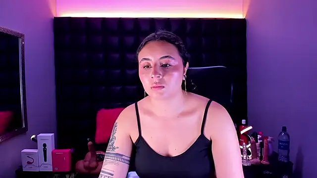 Snapshot of celeste_blue69 chatting on July 18, 4:38 am celeste blue69 online show from July 18, 4:38 am