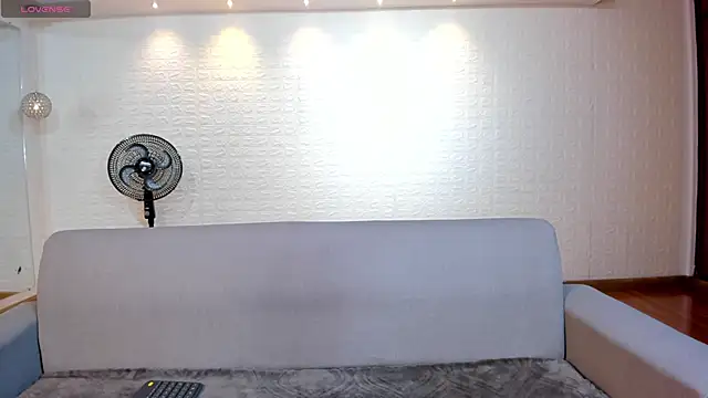 violet scott online show from January 7, 10:51 am