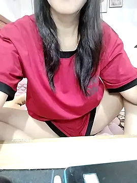 Snapshot of cream1299 chatting on October 28, 12:47 am cream1299 online show from October 28, 12:47 am