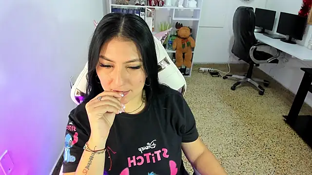 Snapshot of katya_nt chatting on December 14, 2:33 pm katya nt online show from December 14, 2:33 pm