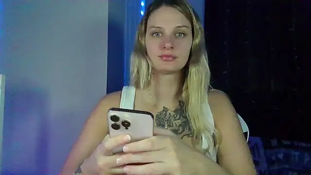 Snapshot of BonnieBazz chatting on July 7, 1:59 pm BonnieBazz online show from July 7, 1:59 pm