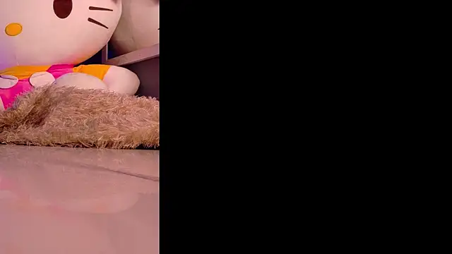 Snapshot of miia__baker chatting on April 1, 1:41 pm miia baker online show from April 1, 1:41 pm