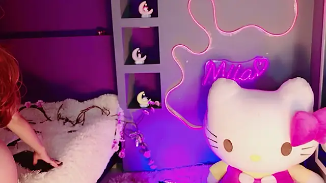 Snapshot of miia__baker chatting on April 2, 1:31 pm miia baker online show from April 2, 1:31 pm