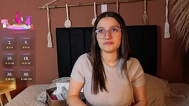 Snapshot of Elecktra_sweet chatting on February 2, 7:45 pm Elecktra sweet online show from February 2, 7:45 pm